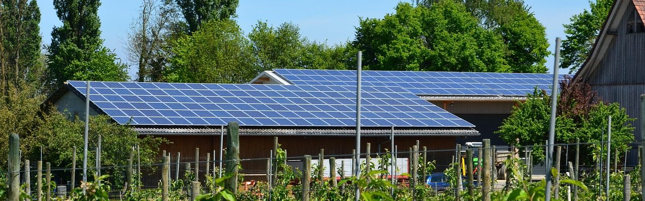 Photovoltaikanlage auf landwirtschaftlichem Gebäude